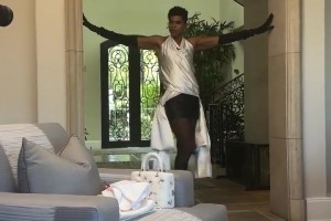 湖人名宿魔术师约翰逊儿子EJ酱 这大体格不打NBA可惜了？